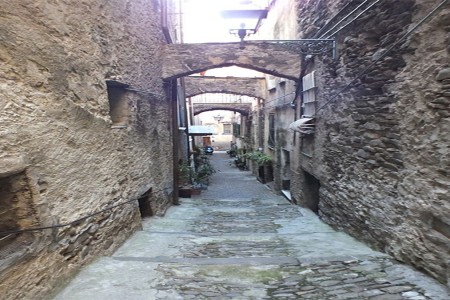 18010_Badalucco_IM,_Italy_-_panokkramio copia