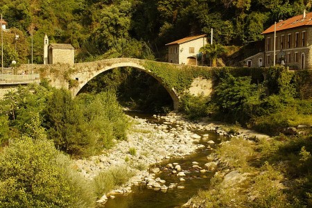 18010_Badalucco_IM,_Italy_-_panoramio